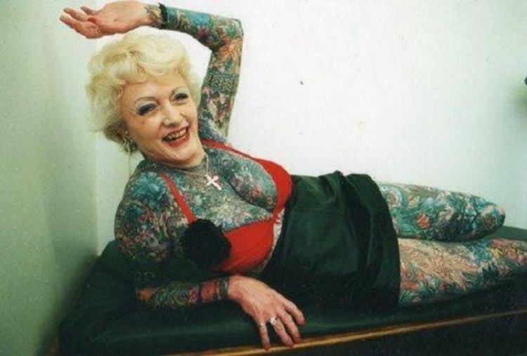 Эти татуированные пенсионеры ответили на вопрос: «Как это будет выглядеть в старости?» (17 фото)